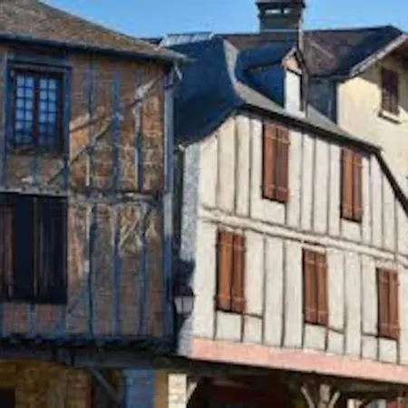 T2 Centre Historique D'oloron Sainte Marie *